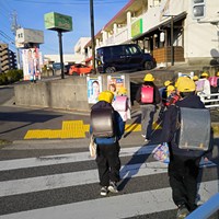 東郷町白鳥交差点で 通学・通勤支援活動